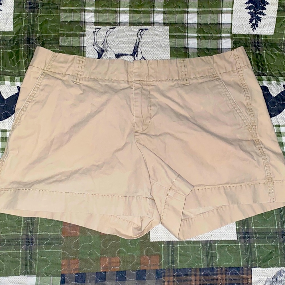 Gap khaki shorts